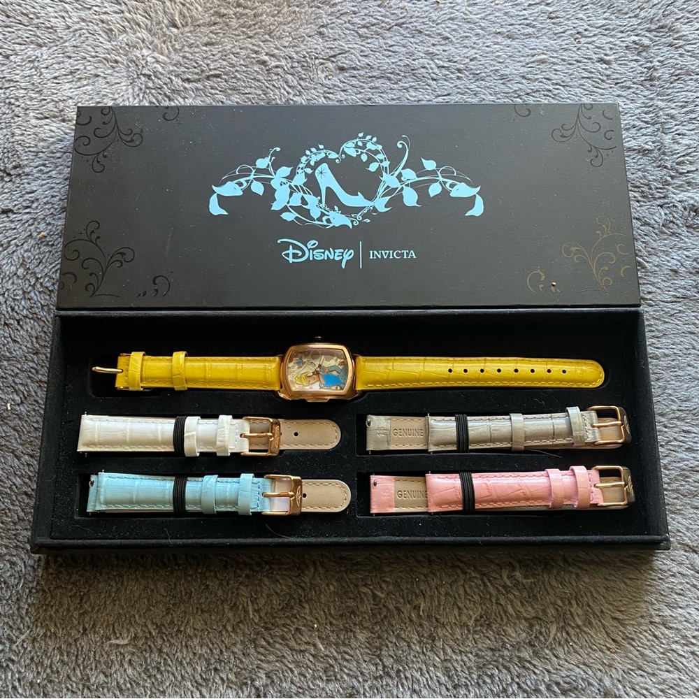NEW Disney Invicta Cinderella watch with leather bands